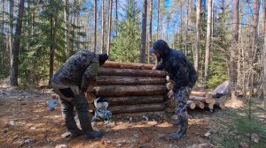 РЕМОНТИРУЕМ ИЗБУ В ТАЙГЕ. РАЗОБРАЛИ КРЫШУ, УЛОЖИЛИ СЕД