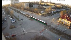 Старый трамвай тащит 👊