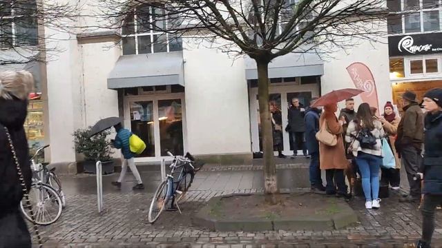 Оцените это лучший подарок❗ Городская Ёлка Не попали 🎊🎉🌲 смотреть онлайн