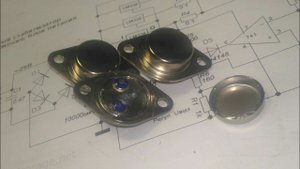 Блок питания на LM338, стоит ли делать ?