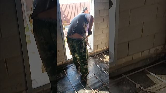 Бетонная стяжка пола в сарае своими руками