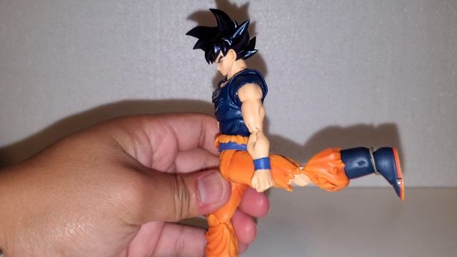 Sh Figuarts: Ultra Instinct Sign Son Goku Figure Review