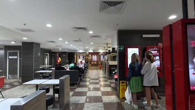 Okhotny Ryad Mall in Moscow Aug 2023-Walking tour 4K-Охотный Ряд смотреть онлайн