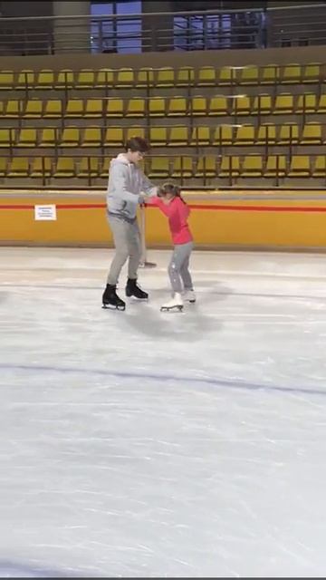 Первый урок фигурного катания смотреть онлайн