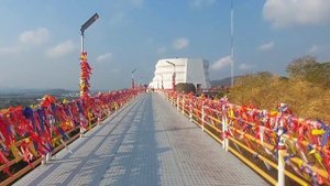 Окрестности Паттайи ,стеклянный небесный мост,ананасовая плантация