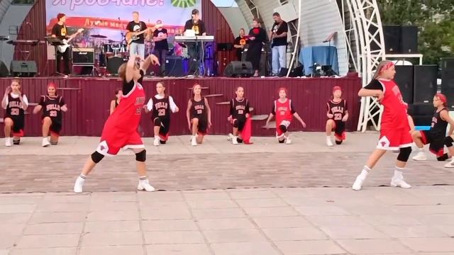 ВЛОГ ДЕНЬ ГОРОДА. Сольник. Роллердром. Выступления. Ночное ФАЕР ШОУ! смотреть онлайн