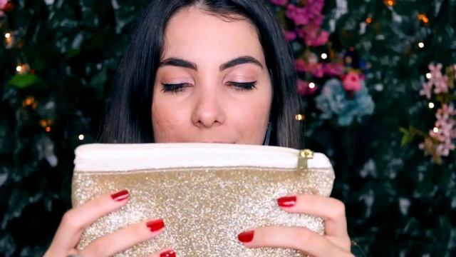 Sweet Carol ASMR. Тихий голос, звуки рта, движения рук, разнообразные предметы.