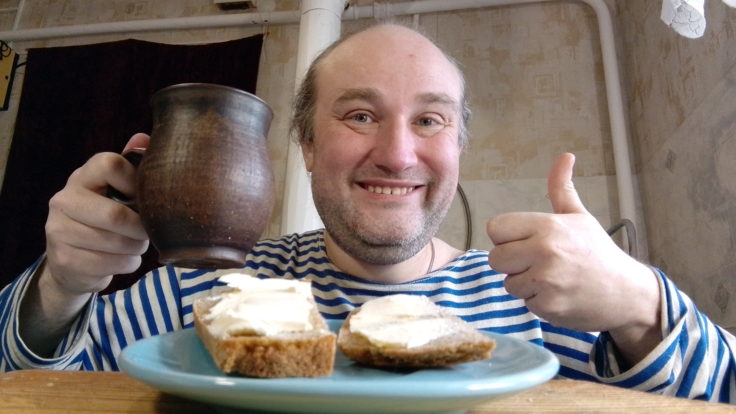 завтрак бутеры с чаем. про наши курорты. мукбанг. обжор. еда на камеру. диета. шизофрения.