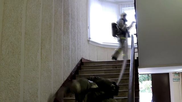 Подразделения пожарной охраны Смоленска ликвидировали условный пожар в здании УМВД смотреть онлайн