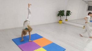 Акробатика в капоэйре. Капоэйра для детей. Capoeira kids