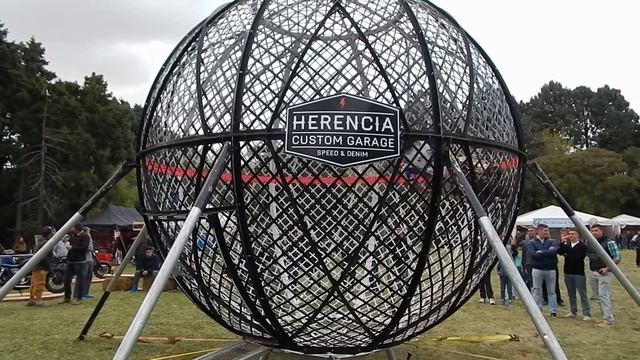 Globo de la muerte Herencia Custom Garage