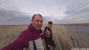 Штормовой ветер. А мы ловим крупных карасей на паук подъёмник.