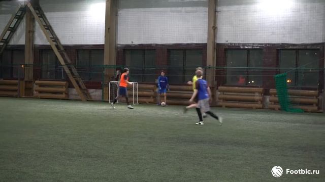 FOOTBIC.RU. Видеообзор 12.01.2019 (Метро Кировский завод). Любительский футбол в Питере смотреть онлайн