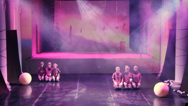 "Под рождество" - хореографическая миниатюра смотреть онлайн