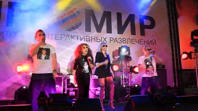 Банд'эрос - Наоми я бы кэмпбел @ Игромир 2011 смотреть онлайн