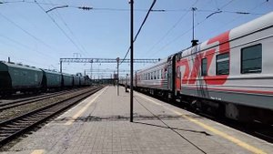 ЭП1М с поездом № 278 Санкт-Петербург — Анапа, станция Придача