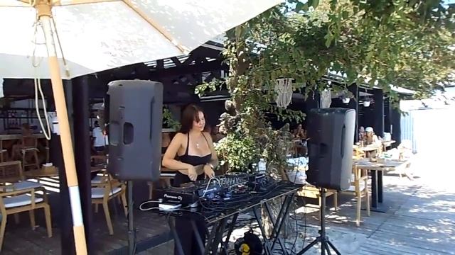 Пляжимся и наслаждаемся Одесским морем изучаем окрестности . 19 . 08 .2023 г . Блогер Ликвор смотреть онлайн