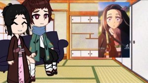 реакция Незуко и Танжиро на них из 3 сезона 11 серия .