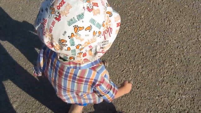 Кирилловка: бежим на пляж) смотреть онлайн