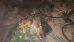 Демонтаж чугунного отвода унитаза