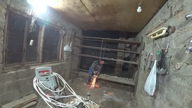 КРЫША НА ДОМКРАТЕ/РЕМОНТ ЧАСТНОГО ДОМА ПРОДОЛЖАЕТСЯ/ДЕН ВОЗВОДИТ СТЕНЫ ДОМА /РАЗБИРАЕМ ПОТОЛОК/