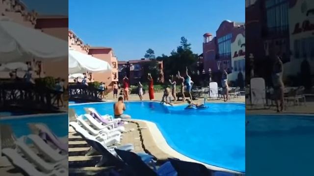 Отель Ривьера Анапа анимация у бассейна