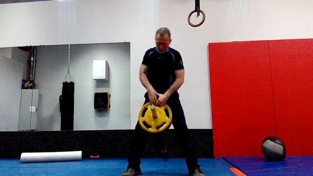 ТРЕНИРОВКА ПАЛЬЦЕВОГО ХВАТА ДЛЯ БОЕВЫХ ИСКУССТВ – ФРАГМЕНТ 2 смотреть онлайн