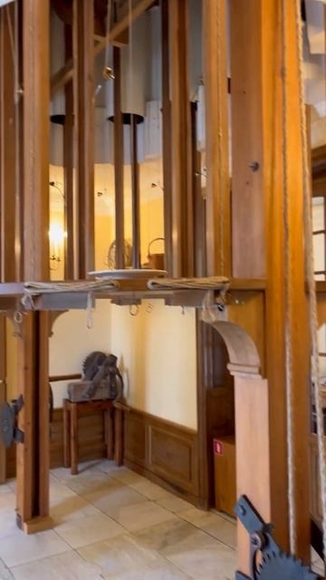 15.07.24 #погода+22 #санкт #Подъемный стол в Эрмитаже Петергофа смотреть онлайн