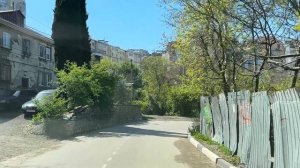 Ялта. Сеченова ул.,вверх на Чайную горку,Достоевского, Сосновая,Суворовская ул. 17.04.25.Крым.Yalta