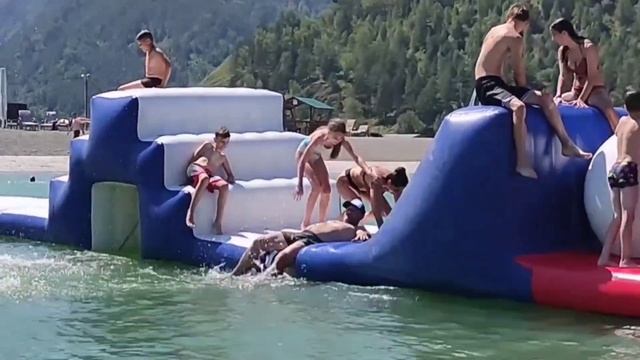 КЛАССНАЯ ПОЛОСА ПРЕПЯТСТВИЙ на воде !!! РУБЛЁВКА // Горный Алтай. Бассейн. #тимартдан #юмор смотреть онлайн