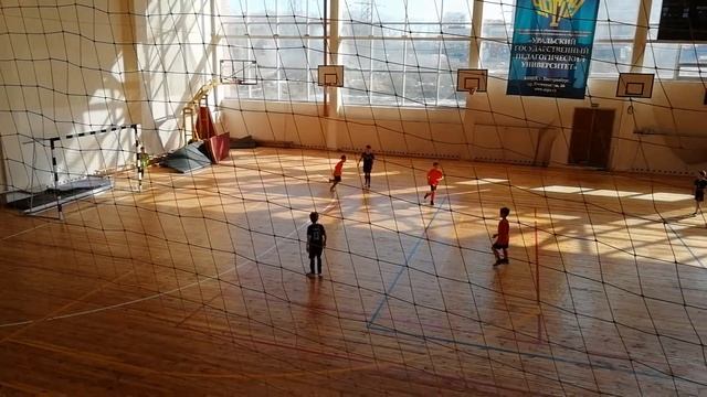 Юниор-ЖБИ 2010-2011 (Матвиенко) - Урал-3. 2-ой тайм смотреть онлайн