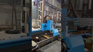 Полуавтоматическая лазерная резка круглых труб из углеродистой стали с ручной загрузкой и подачей