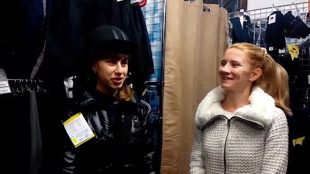 Вручение второго шлема Анастасии выигравшей его по акции от нашего конного магазина смотреть онлайн