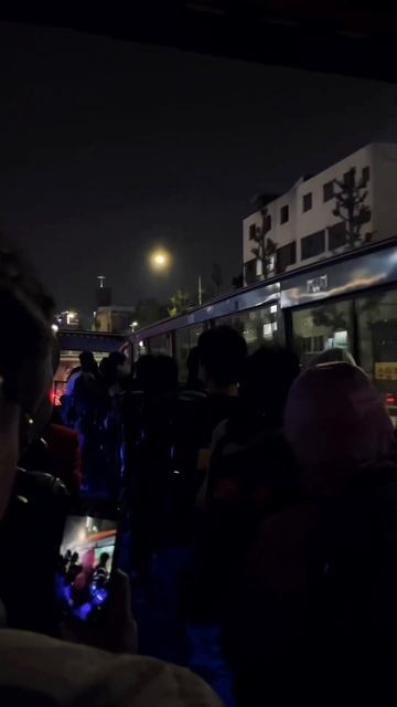 Ночной Сеул, Южная Корея - на автобусе или пешком смотреть онлайн