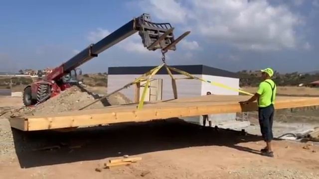 Установка деревянных крыш на Кипре