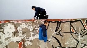 Упал с крыши заброшенного дома