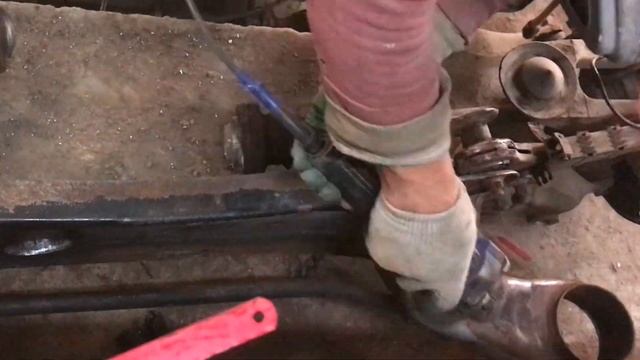 Восстанавливаю x5 e53. ВЫТАСКИВАЮ ПОДРАМНИК смотреть онлайн