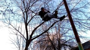 Подъем-спуск с помощью альпинистского снаряжения.Дополнительная точка страховки