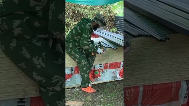 ведь только в начале лета мы начали с палатки за 6000р. а сейчас спустя 3 месяца у нас уже земля и