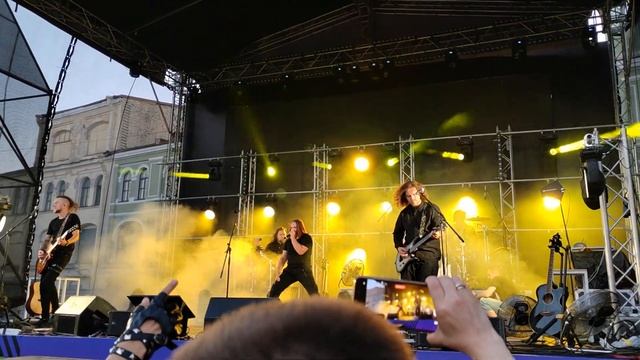 Камнем по голове. #проектГоршенев. Песни Брата 07.08.23. #Двор гостинки смотреть онлайн