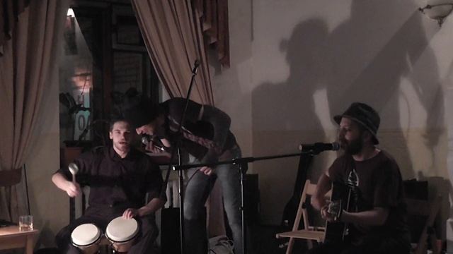 Теплые Вещи Мика Чуев и Компания (live at "Roots Kiev Hostel" 13.02.16)