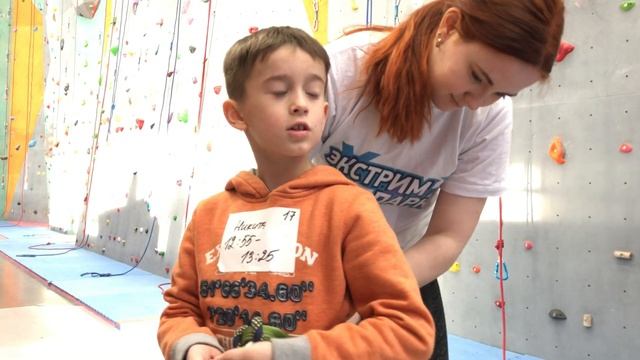 Экстремальный день Никиты и Николь. Дети в экстрим парке в спортивном комплексе Армада в Краснообск смотреть онлайн