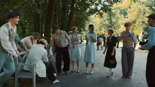 «Мне кажется, что бы ни случилось, мы все будем вместе...». Отрывок из сериала "Таганрог"
