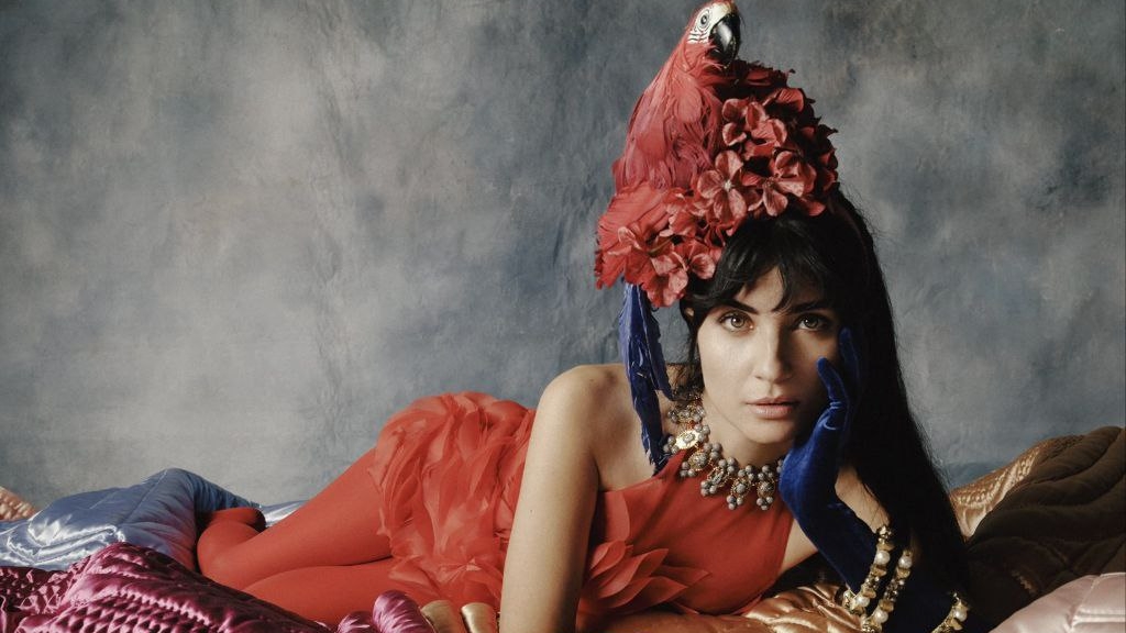 Звёзды Турдизи в журналах, газетах, рекламе смотреть онлайн