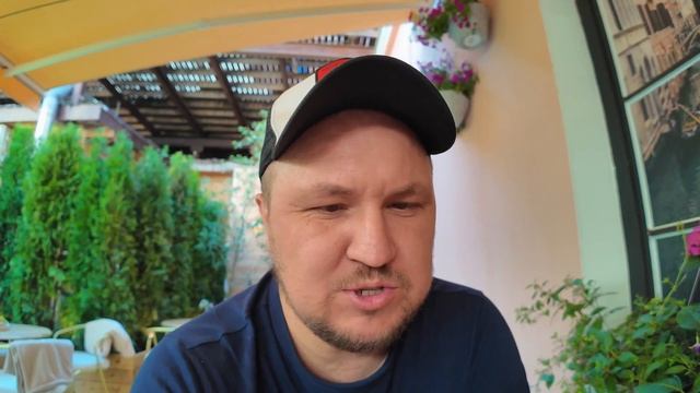 ОГРОМНЫЙ ЧЕБУРЕК ! Обзор ресторана Gianni ! смотреть онлайн