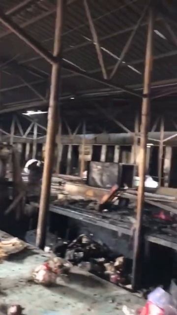 На рынке «Волна» в Актау приступили к разбору завалов после пожара смотреть онлайн