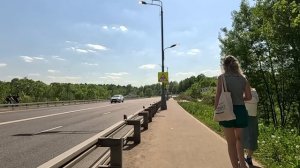 Перепутав двери, сынишка хирурга зашел в палату богачки, лежащей в коме… А едва коснувшись её руки…