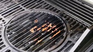 Готовим гамбургеры на газовом гриле #гриль #газовыйгриль #гамбургеры #еда