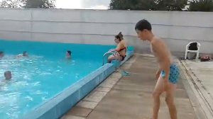 Мы купаемся в басеени