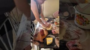 РЕВНУЕТ И ЗАВИДУЕТ! ИРИШКА ЧИКИ ПИКИ НЕВЗЛЮБИЛА ТАНЮ!